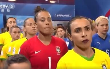 玛塔涂深色口红上阵破纪录,赛后承认是代言产品