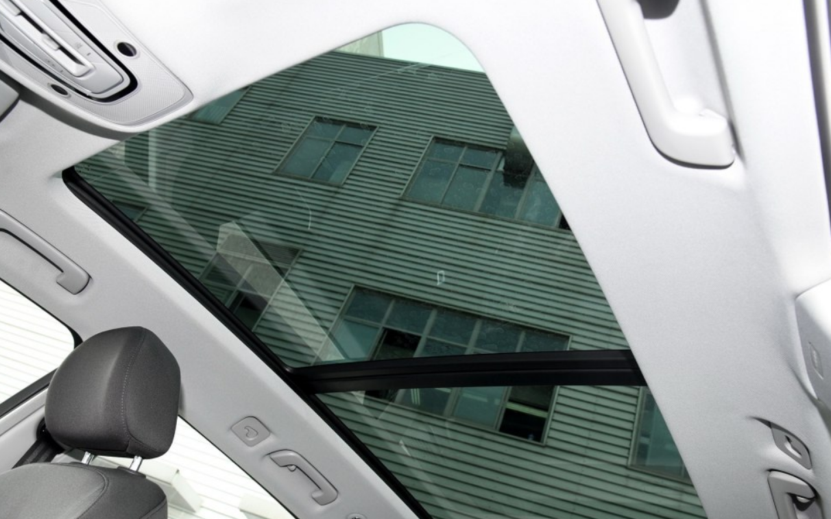 车内全景天窗.奥迪q5l集美貌与才华一身