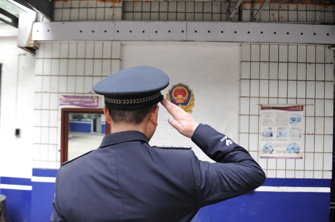 禁毒警察:"走上禁毒这条路,我早已把生死置之度外 "