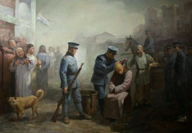 清朝灭亡后,为何满人抢着剪辫子,而汉人却宁死不剪?