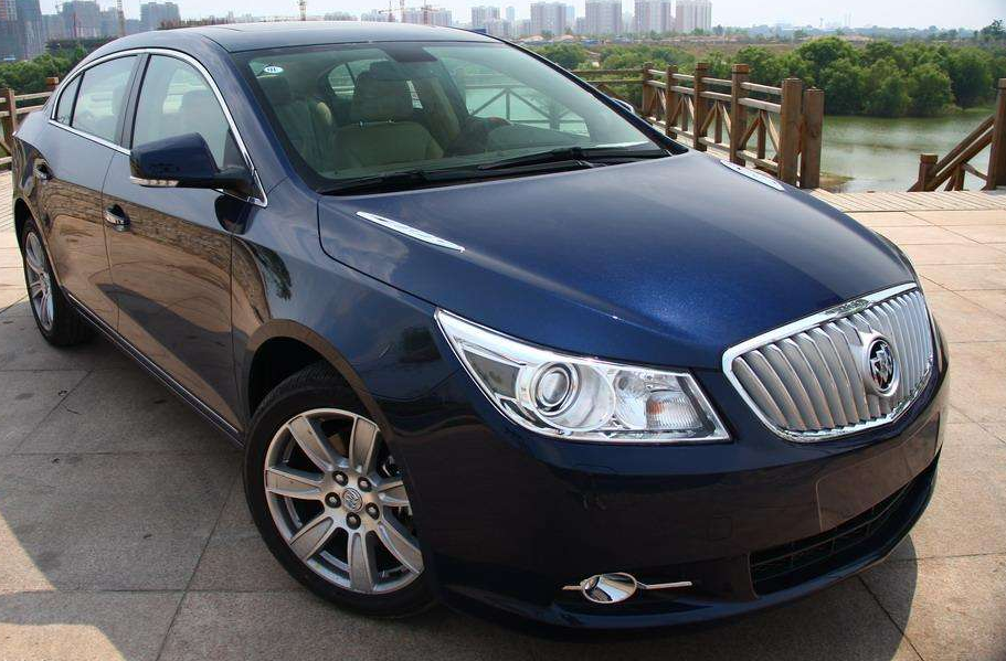 君越潮流的外观,内饰简单温馨,让你的驾驶欲爆棚,外