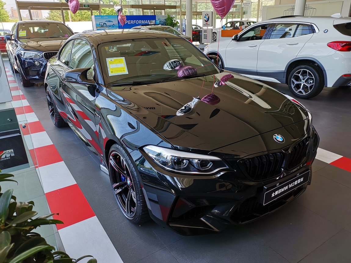 全新宝马m2雷霆版