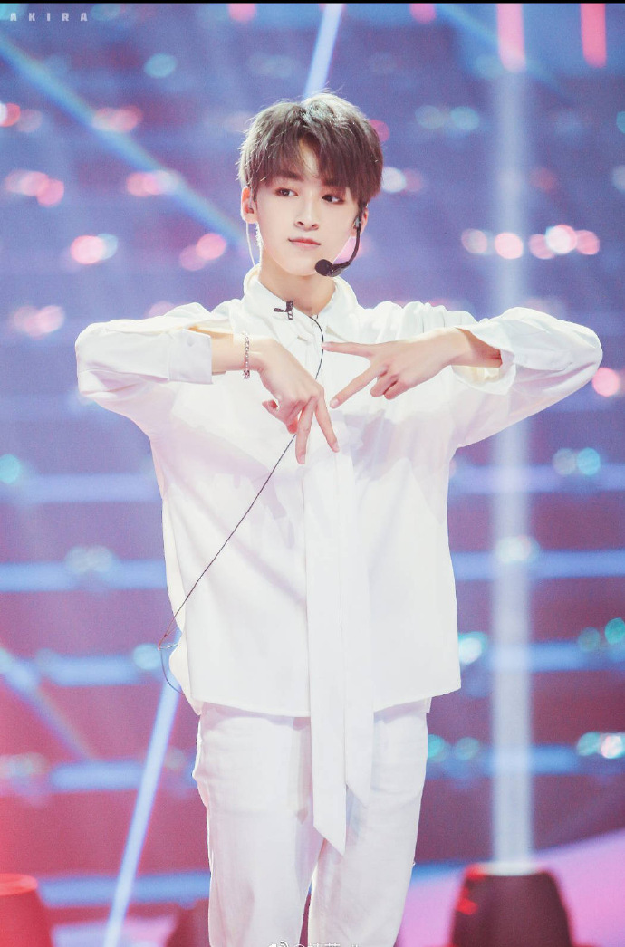 何洛洛 你笑起来真好看# hll#何洛洛 2020快洛不停# 万物生长 氖乔