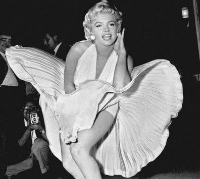 跟梦露套麻袋比谁更出色?没得比!