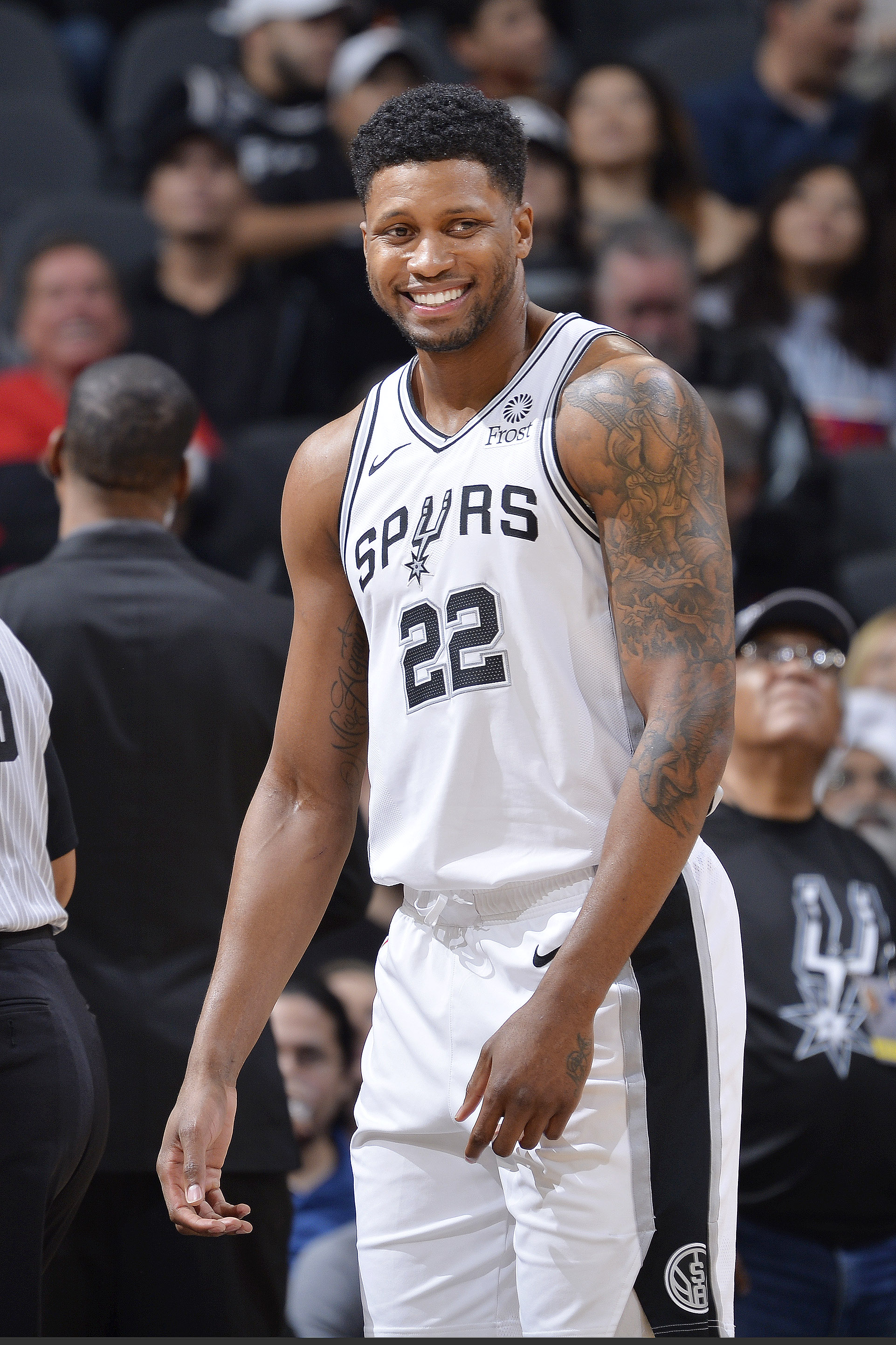 前锋 鲁迪·盖伊得到13分,4篮板,2助攻,2抢断,1封盖 效率值 15