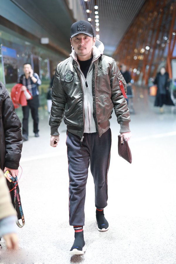 雷佳音自带喜感让人忽视衣品,明明全身都是潮男范儿