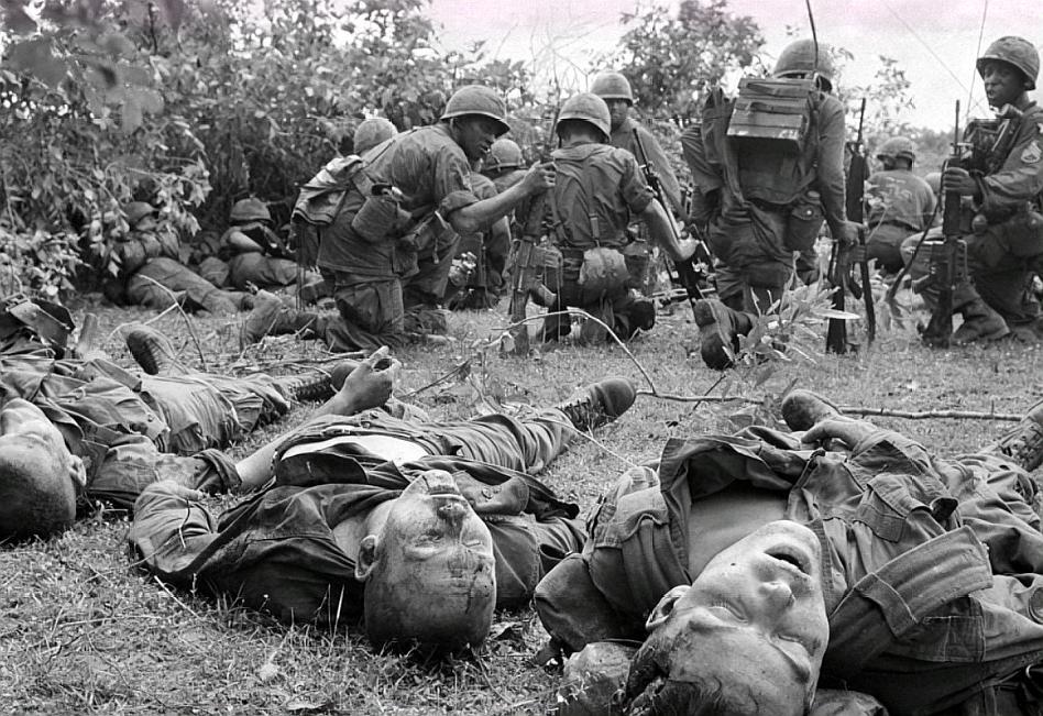 越南战争时期的老照片,在残酷的战争中从来都没有真正的赢家