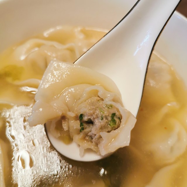 鲜美手作羊肉馄饨,鲜美早餐