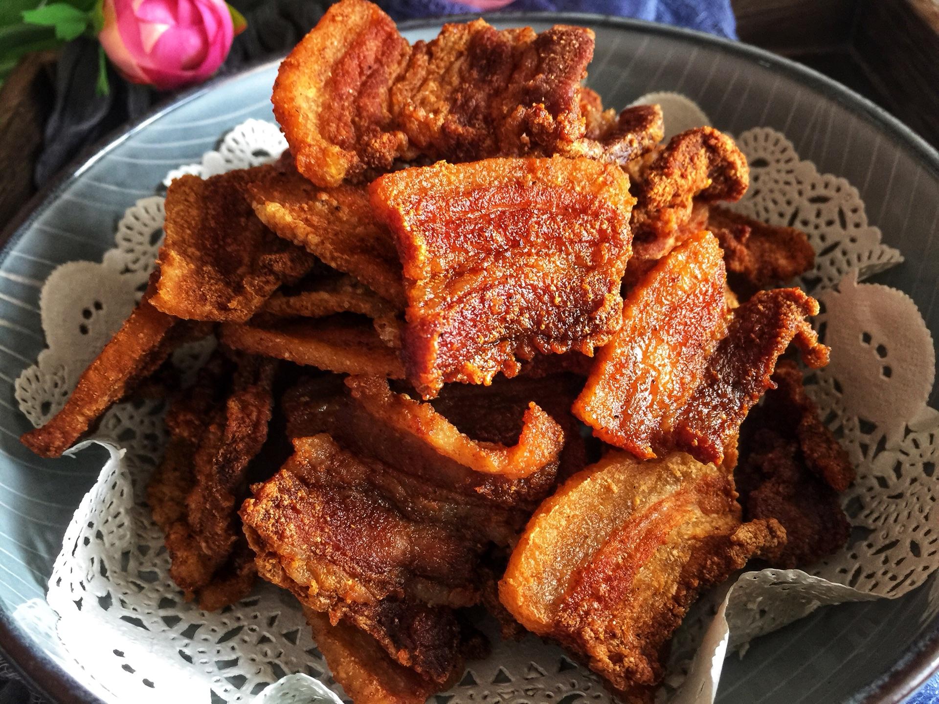 别再吃红烧肉了,五花肉这种做法才最美味,焦香酥脆1斤不够吃!