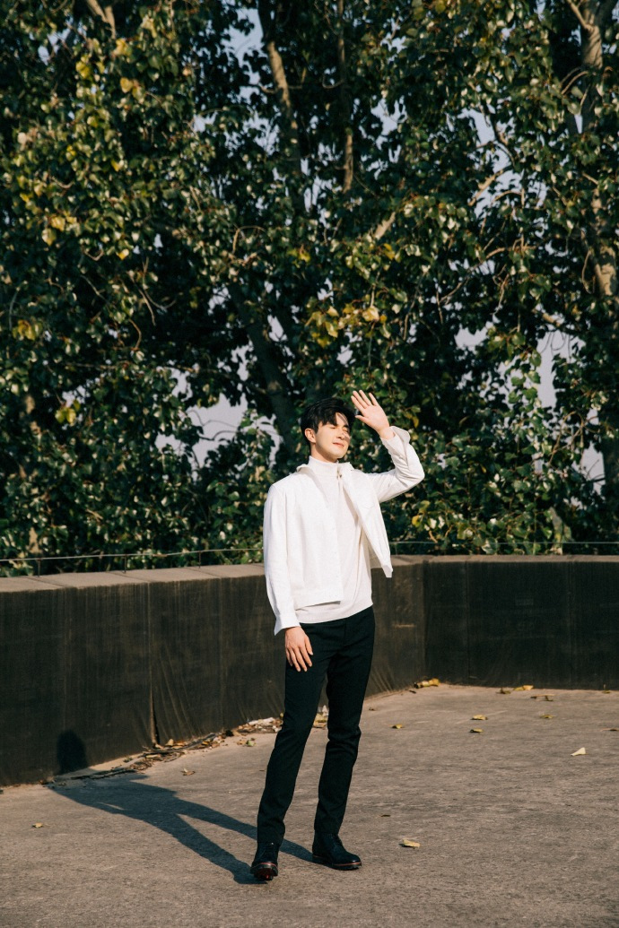 从头发丝到脚指甲盖我都可! >>关注#高伟光# #情人节表白骚操作