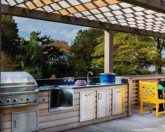 一定会让你的休闲时光更丰富多彩 在院子里搭建一个厨房的灶台 用