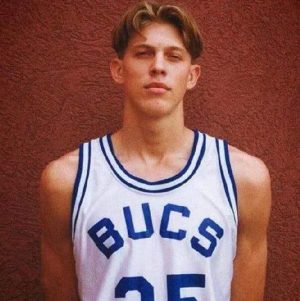 抛开一切,nba白人里面谁是颜值担当?年轻时的鸟人太惊艳