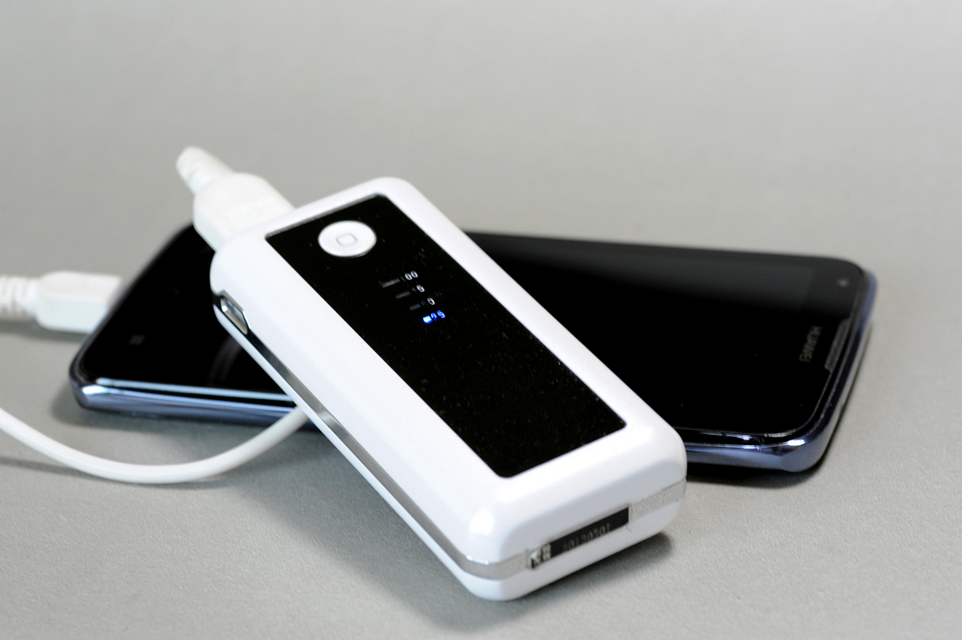 自带线移动电源,作为当下快节奏生活的新宠儿,已经成为了我们外出旅行