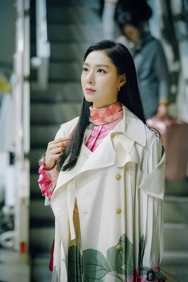 撞脸汤唯!靠《爱的迫降》女二号大火的她,居然也快奔四了?