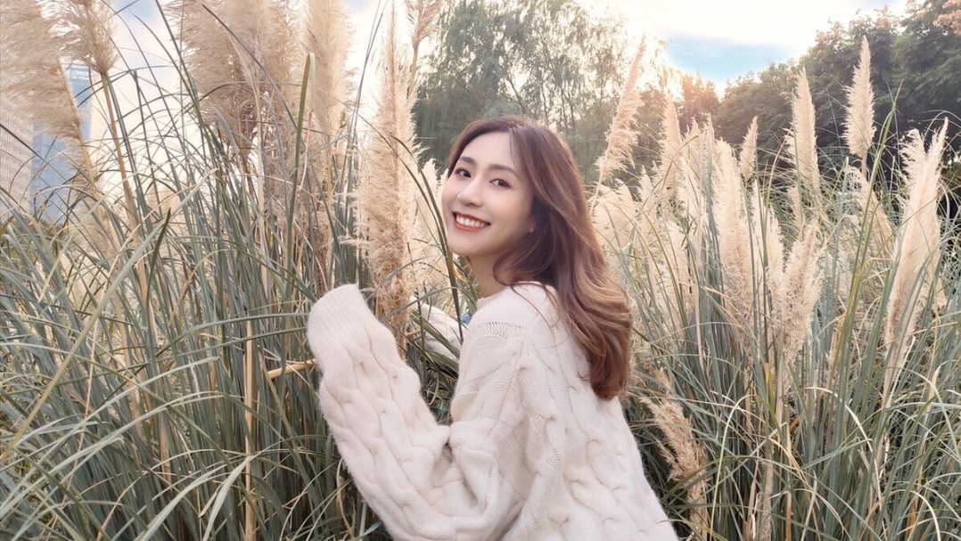 女生9个拍照摆拍pose大全,简单自然美,拍照不再难