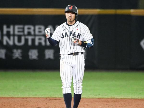 菊池凉介放弃挑战大联盟 金手套二垒手续留鲤鱼