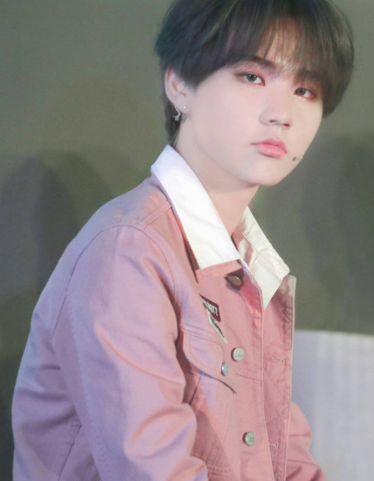 阳光可爱的李权哲,有着独特的个人魅力,你有没有动心?