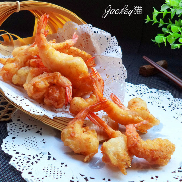 自制香酥虾,酥香松脆,里面的鲜虾也是很嫩的,太馋人了