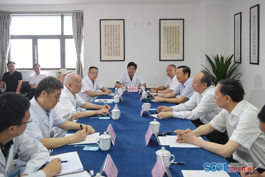 尹力代表省委省政府向全省医师及广大医疗卫生工作者致