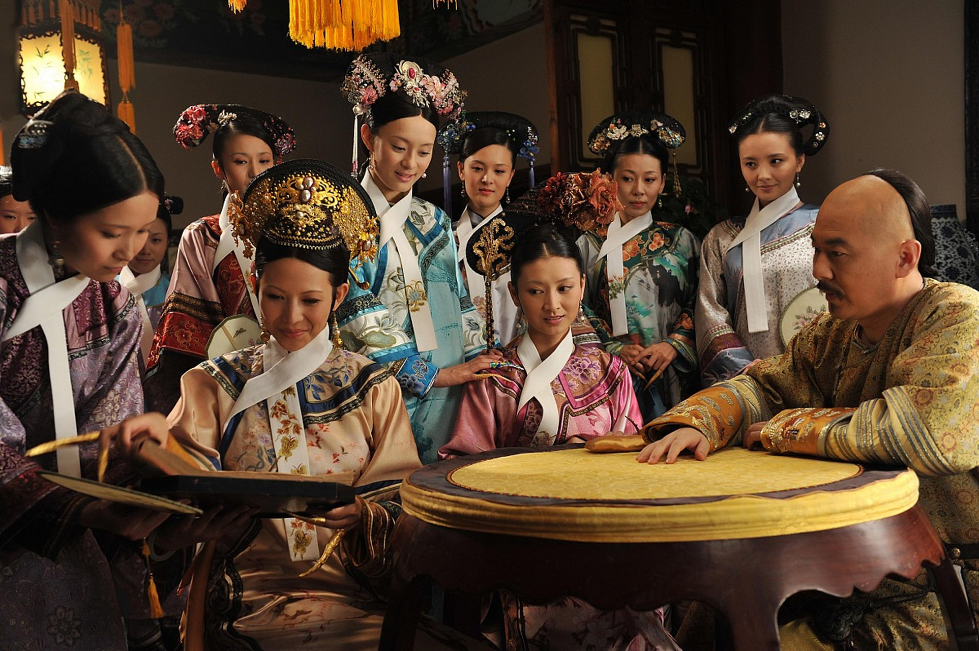 清朝时期,皇帝后宫佳丽的合影