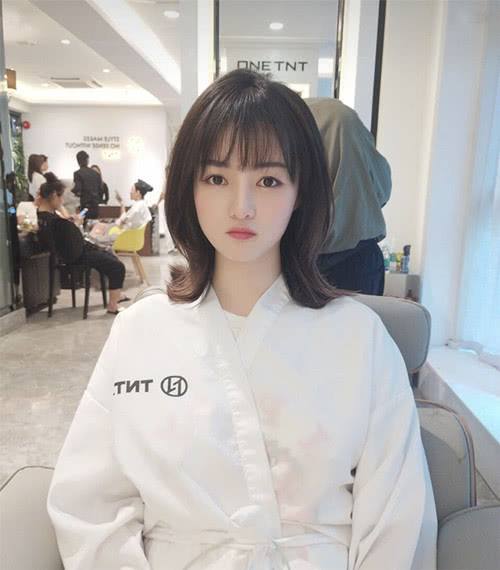 辛芷蕾短发虽然很火,但有这3个特点的人千万别留,会剪成高晓松