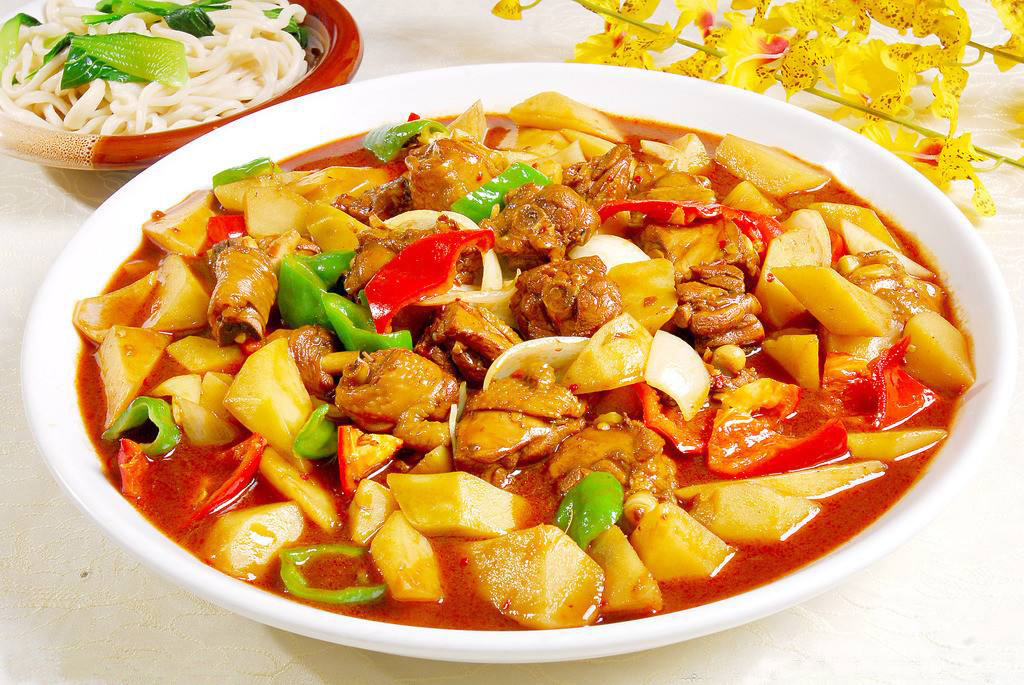好吃的新疆大盘鸡:不到20元的食材,在家就能做!