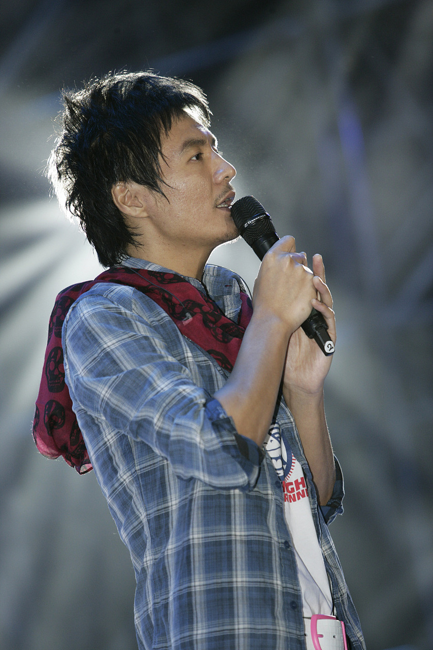 前段时间朴树参加音乐节,说医生建议自己取消演出,但是他坚持要上台