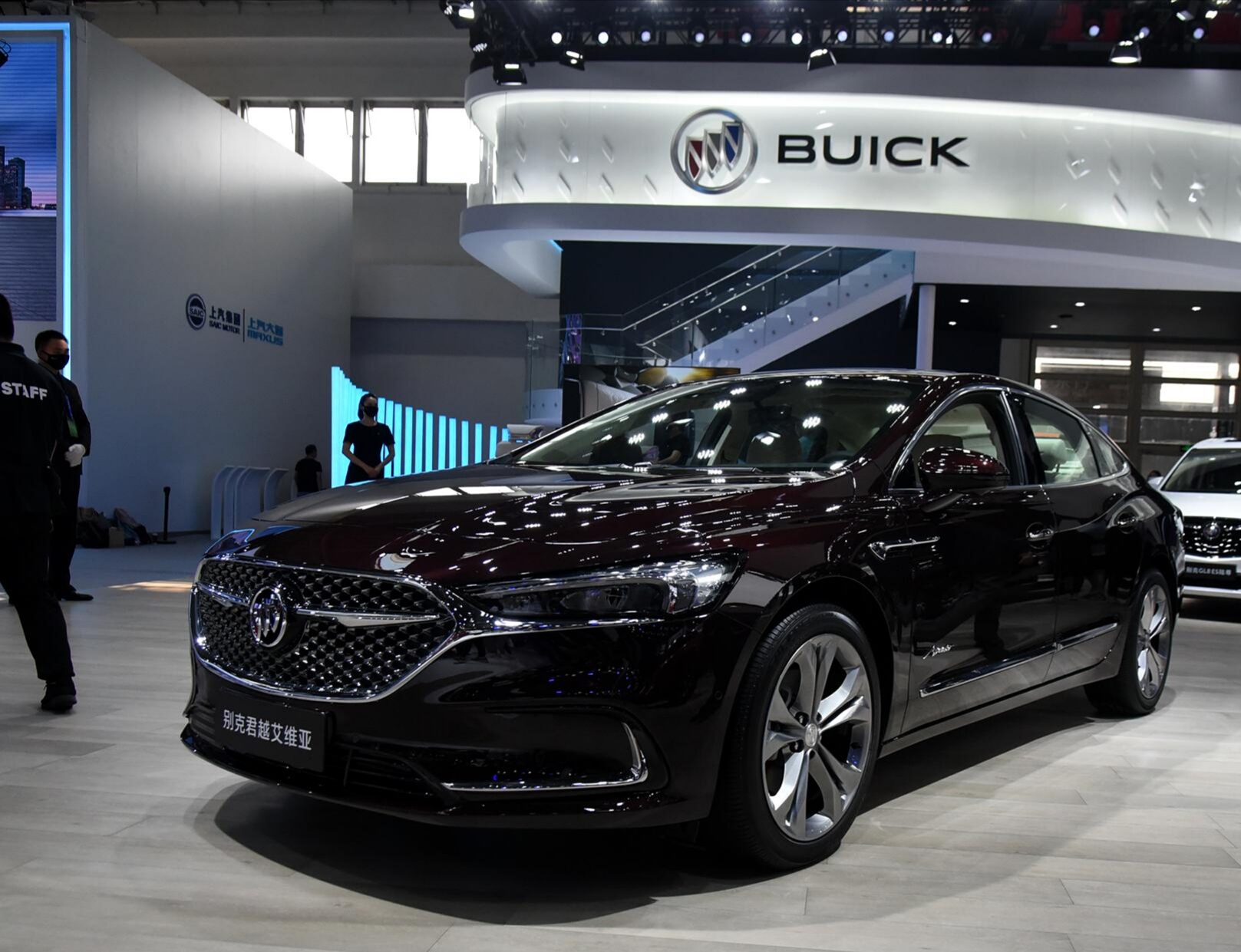 新款别克君越实拍,艾维亚外观 全新内饰,新造型比凯美瑞还帅气