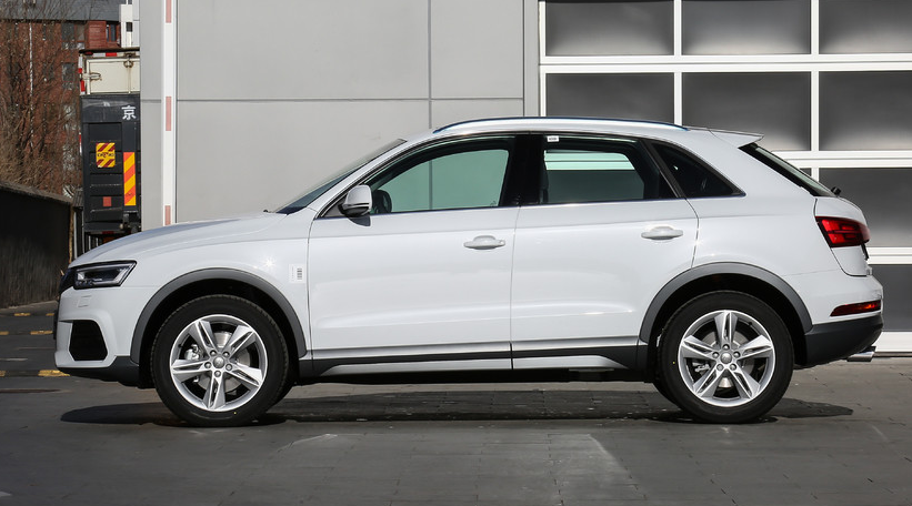 这是这款车的侧身,它的线条感很好,流线性不错,肌肉感也很好.