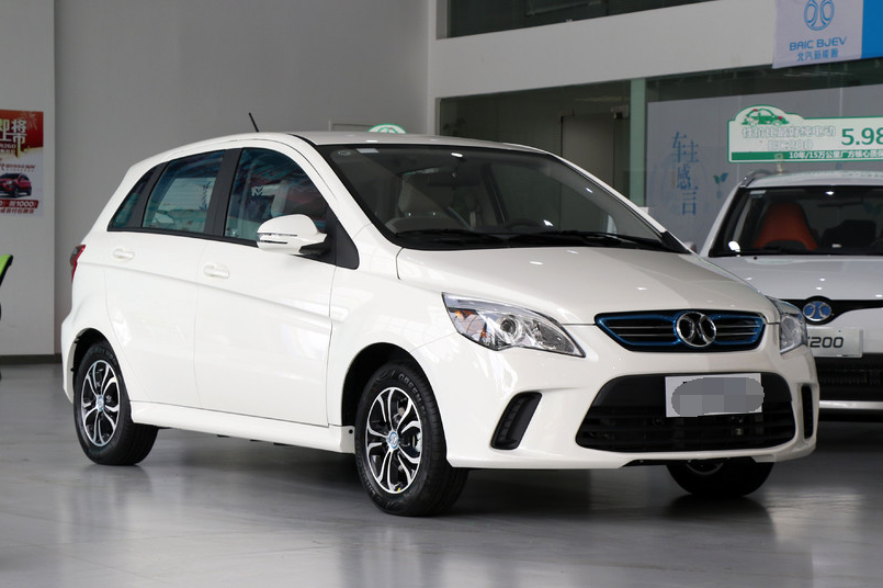 有科技感的北汽ev300轻秀版