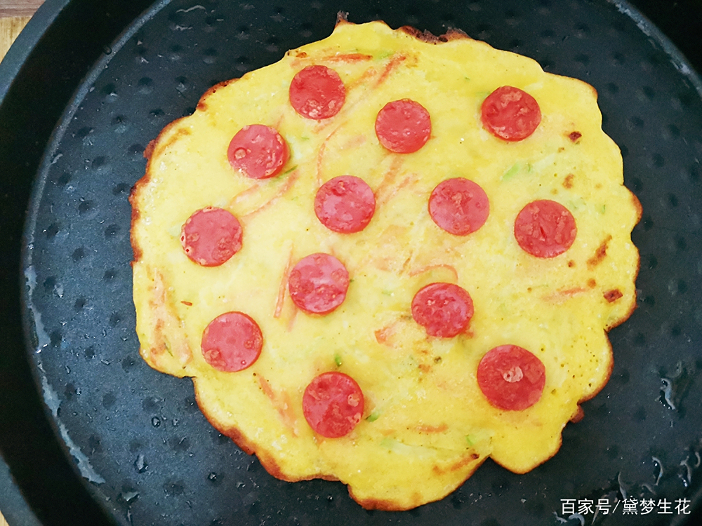 解锁玉米面新吃法,加个鸡蛋,搅一搅,比披萨还好吃 解锁玉米面新吃法,加个鸡蛋,搅一搅,比披萨还好吃