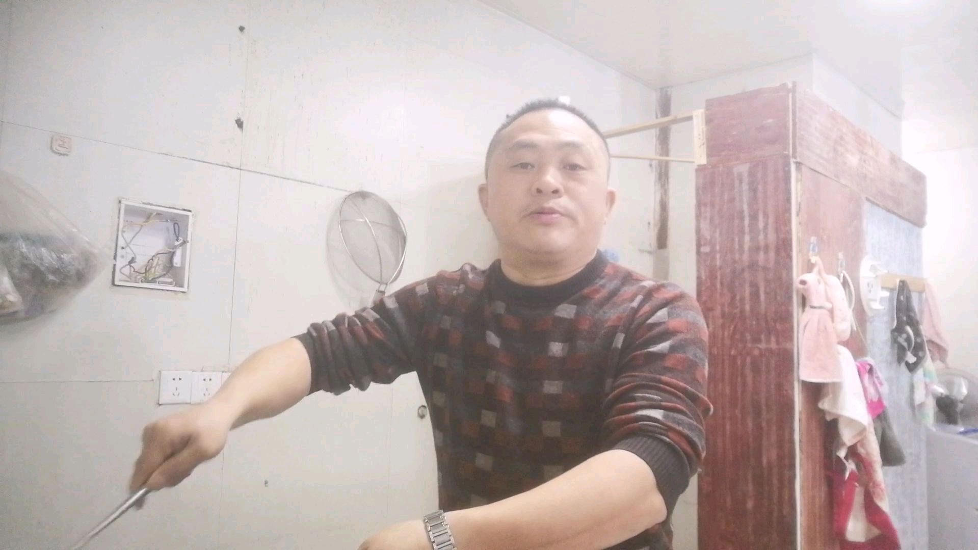 血皮菜炒猪肝才是绝配,你的菜市场能够买到血皮莱吗