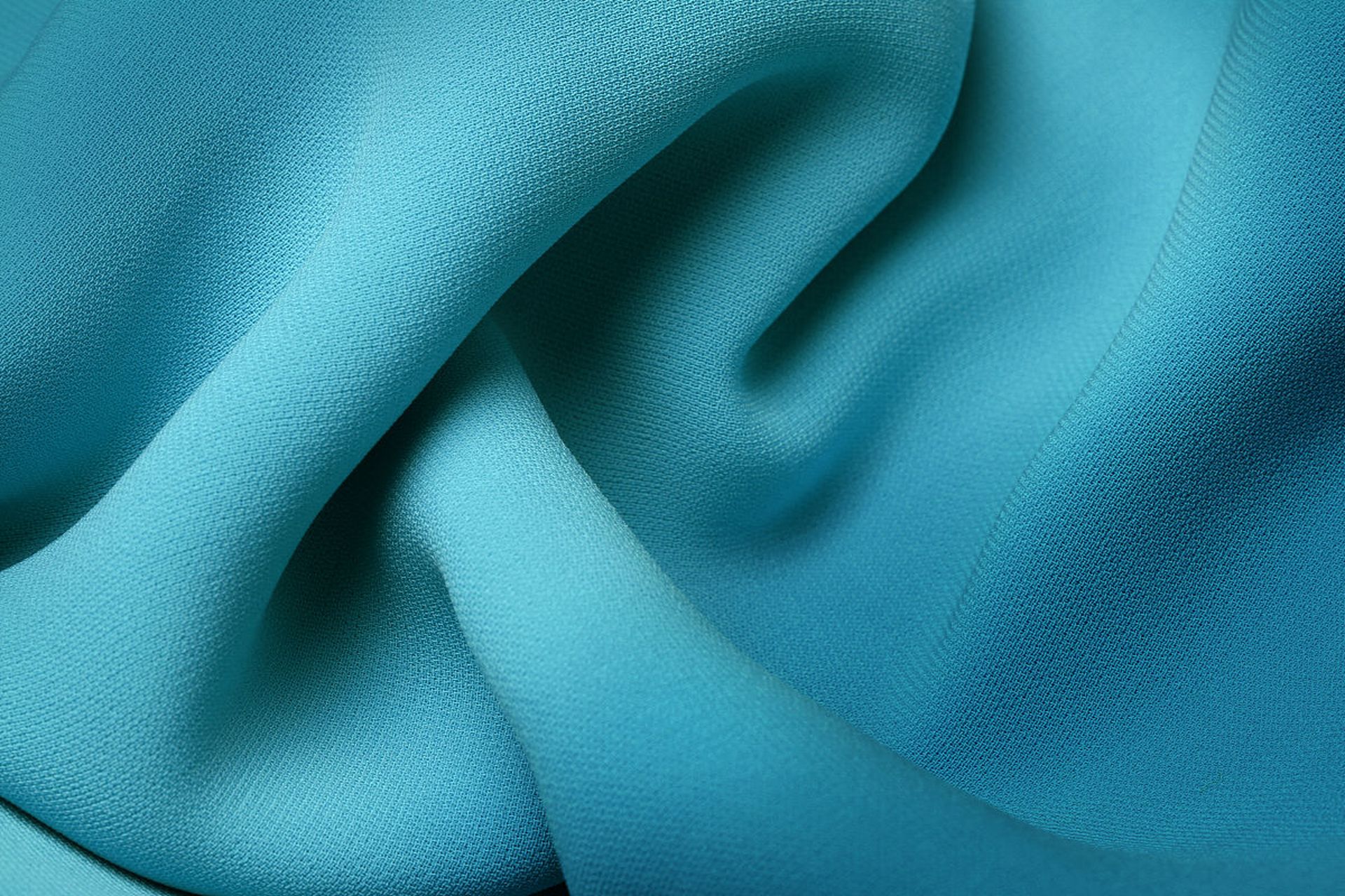 90锦纶10氨纶面料透气性怎样#较差.