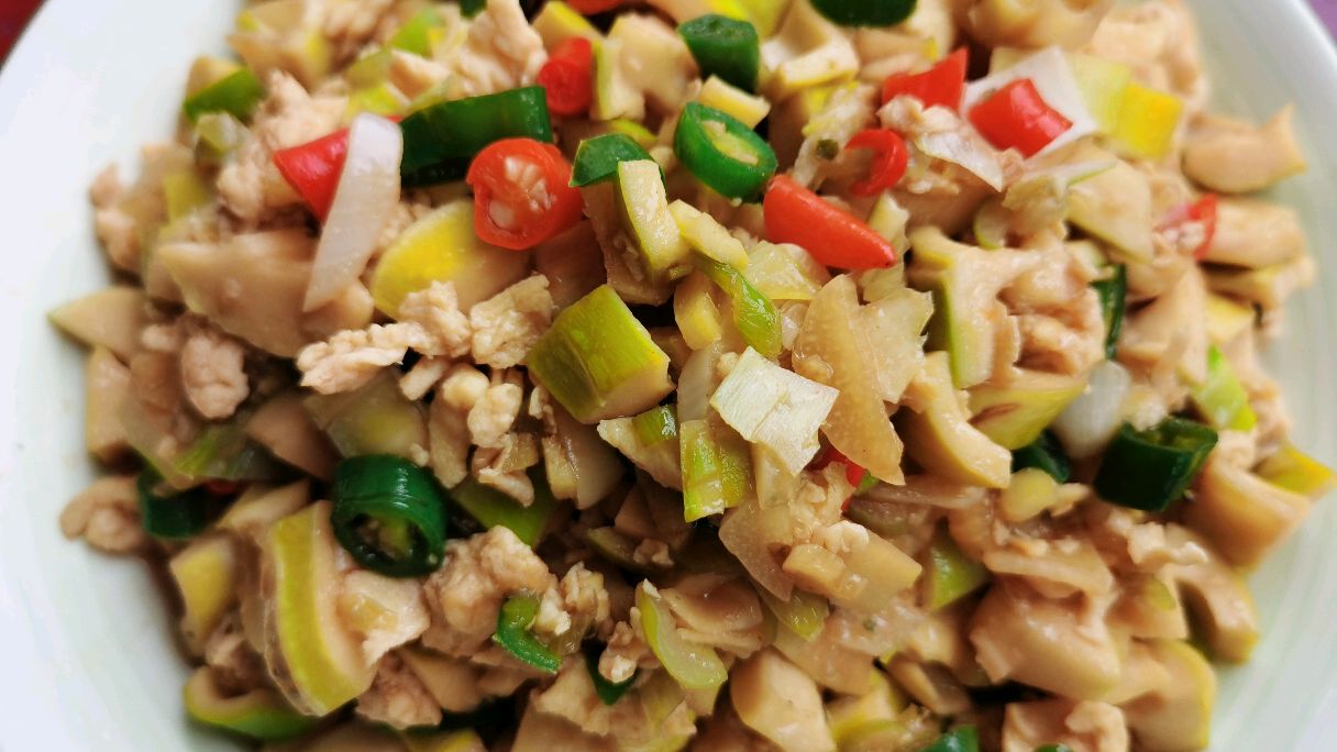 竹笋炒鸡蛋的家常做法,口感香脆,美味营养,下饭的绝佳好菜