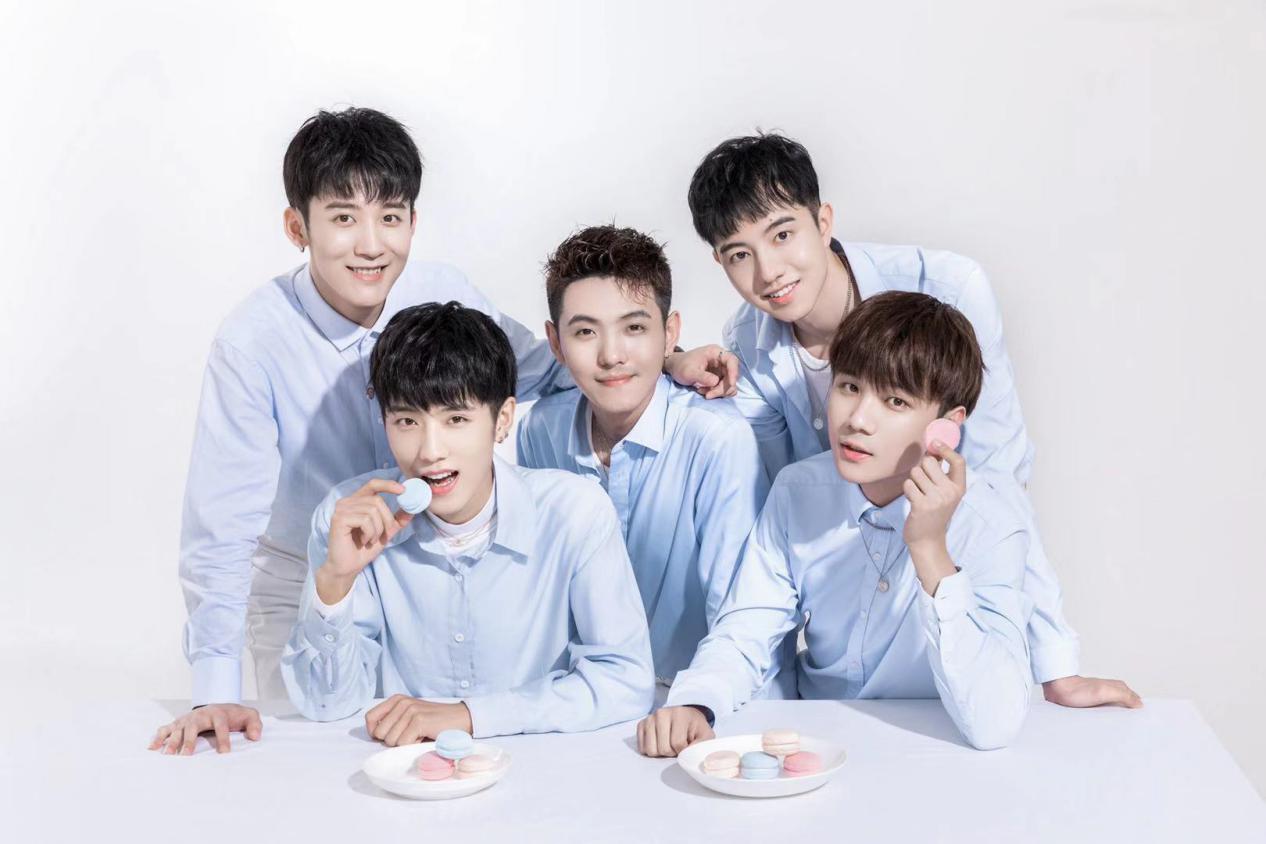 恋与白侍从新歌治愈感满分 将登酷狗首唱