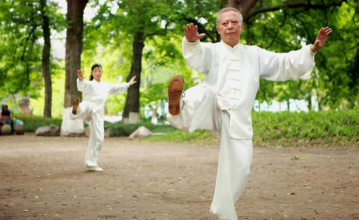 易筋经,气功,中医经络养生,中医运动养生,拉筋方法