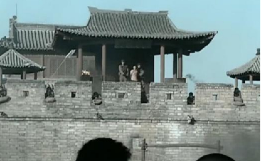 亮剑:李云龙炮轰平安县,为什么秀芹也不顾?山本的小动作很关键