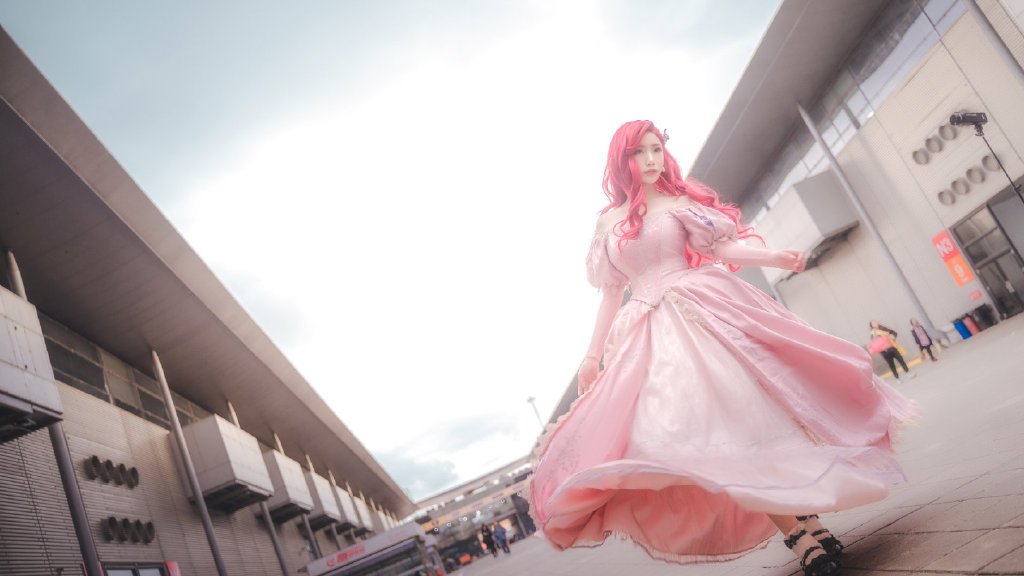 小美人鱼cos:这就是童年梦想里的那个爱丽儿