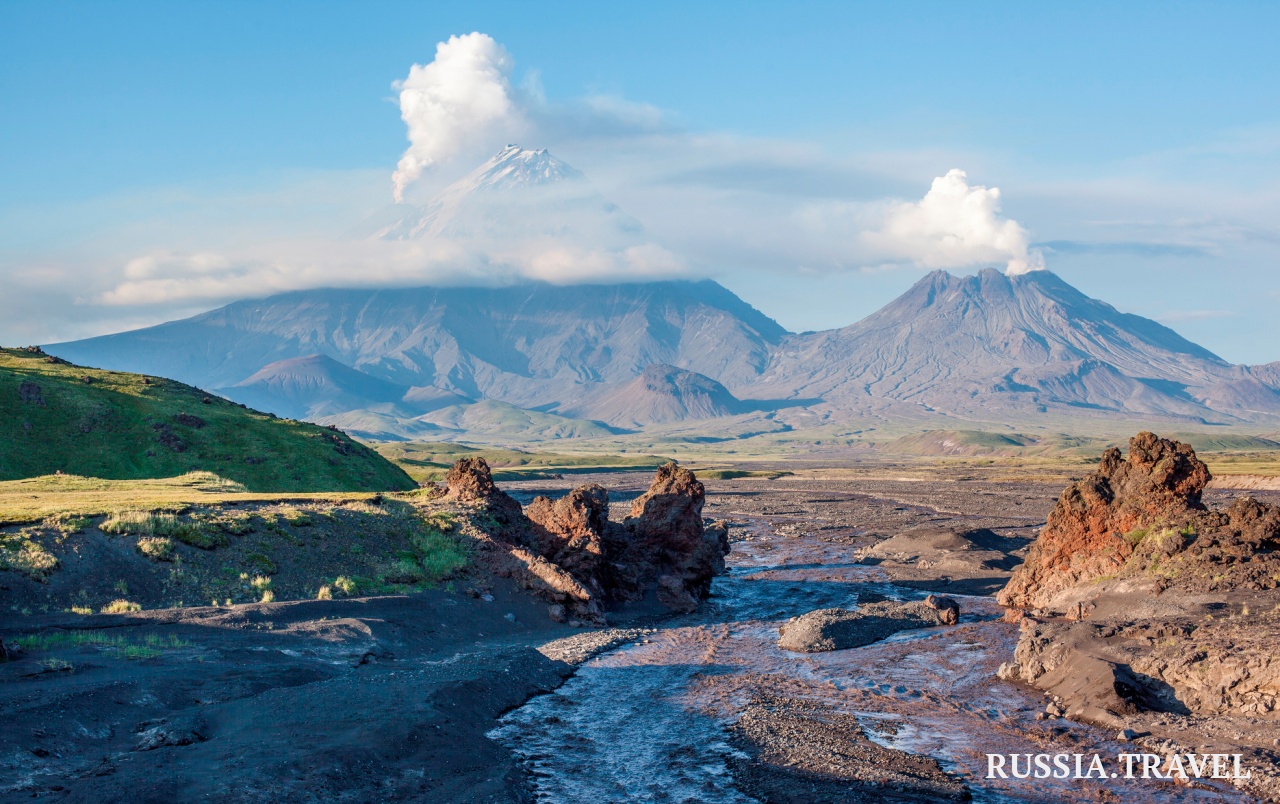 旅游:堪察加半岛的"火山日",一个喷火的巨人