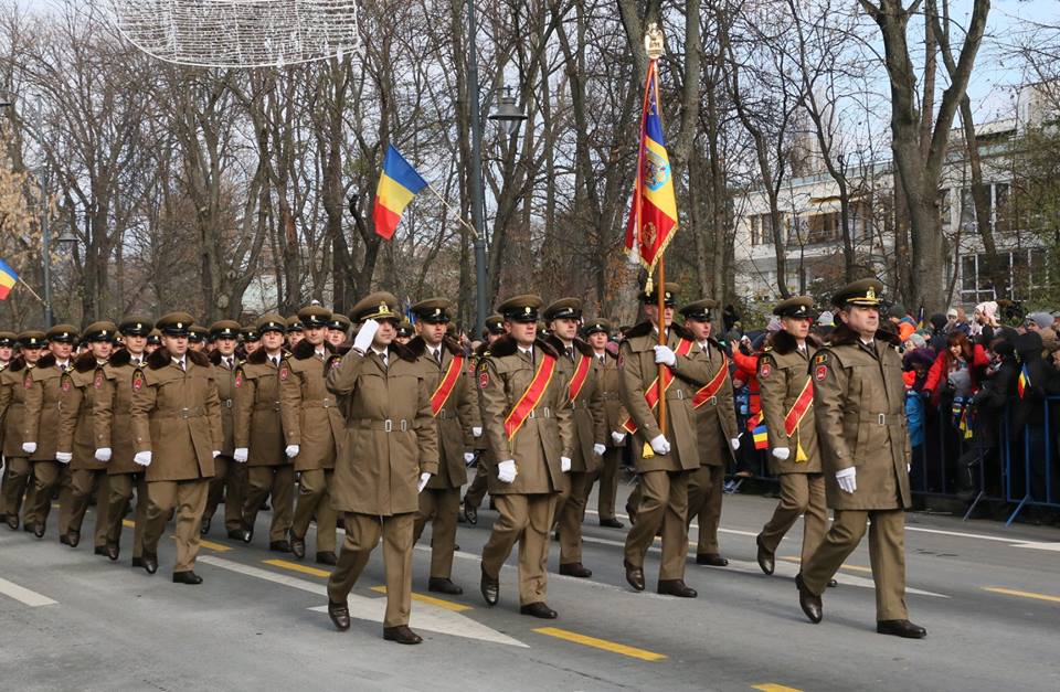 罗马尼亚庆祝独立100周年举行盛大阅兵式