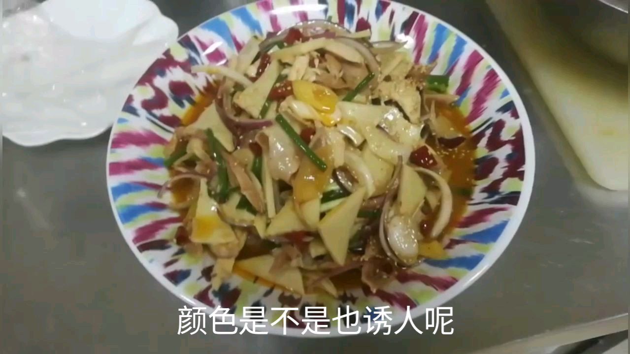 喜欢吃地方特色的看过来,西山最火的椒麻鸡店