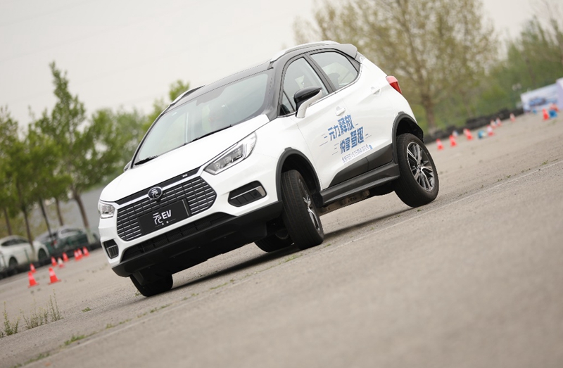 硬核实力!体验全新比亚迪元ev535