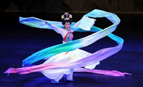 翩若惊鸿,舞动诗韵