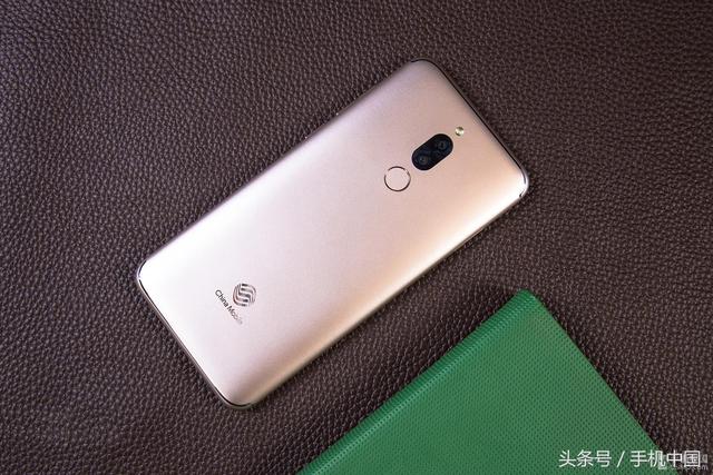 亲民百元双摄手机 中国移动a4s图赏