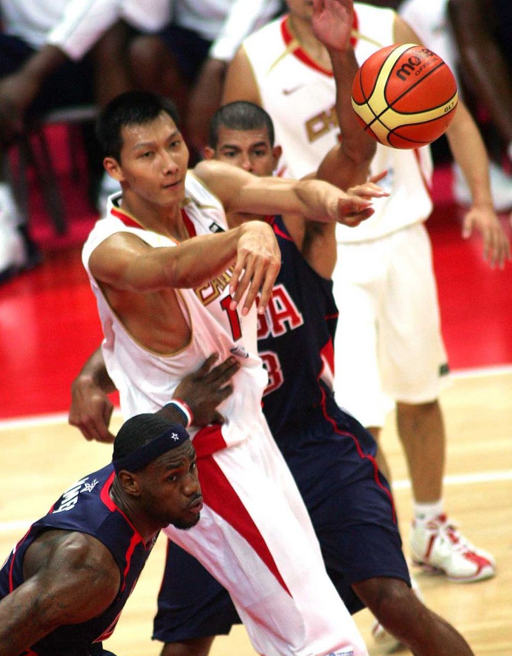 陈江华晃倒科比,孙悦大帽霍华德!