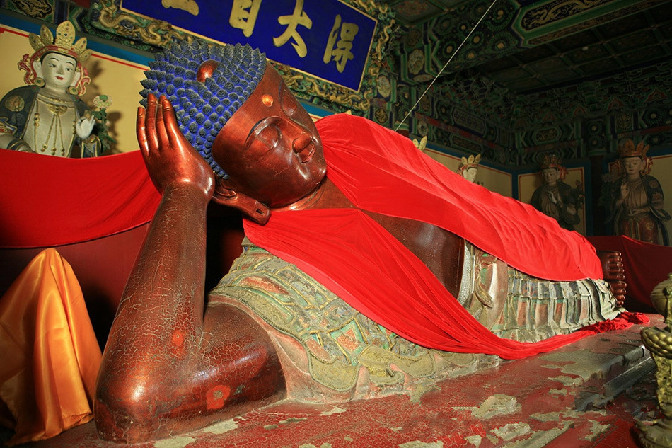 北京卧佛寺佛像图片