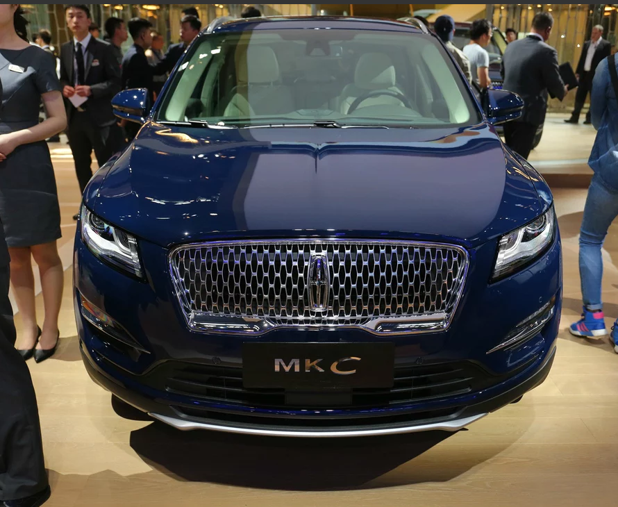 林肯mkc2.0t 四驱尊耀版,视觉效果非常出色,有着很强的冲击力