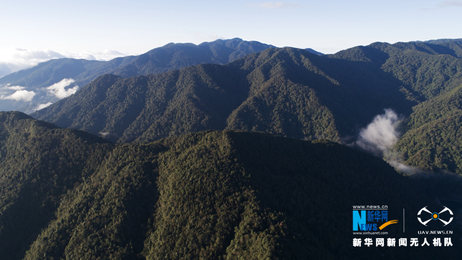 航拍云南黄连山:山清水秀景色美