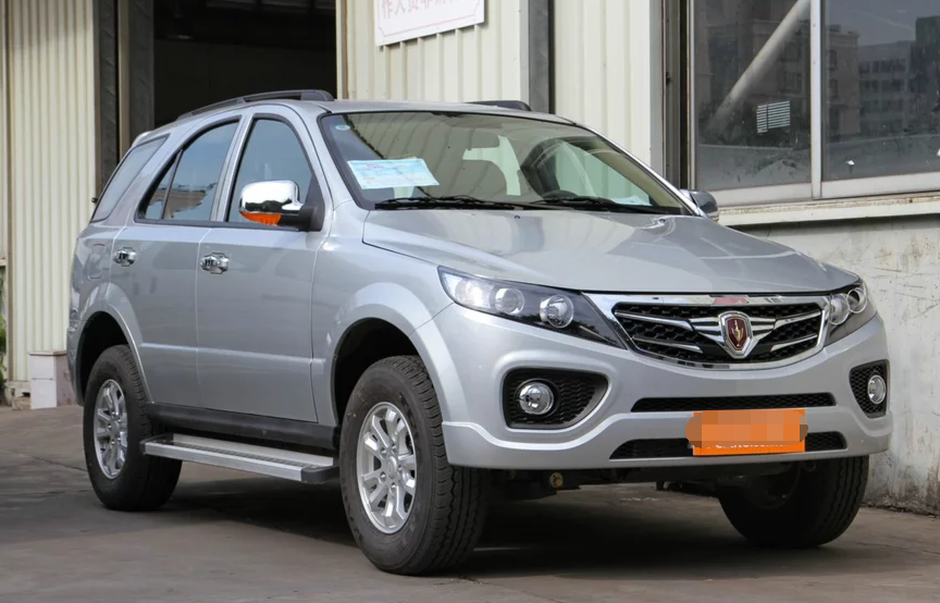 金杯s50,设计风格炫酷,从内到外都很受欢迎