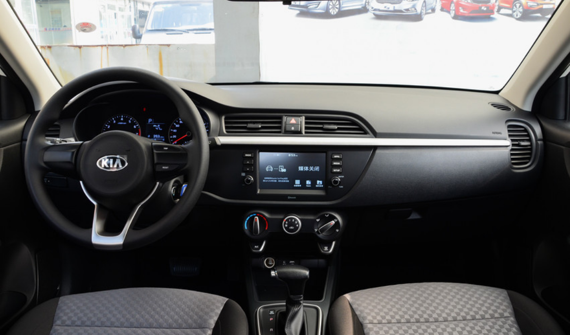 东风悦达起亚k2,充斥运动的气息,显得很有格调